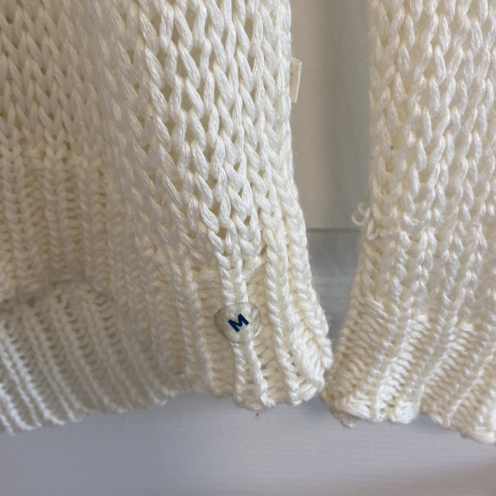 American Eagle Cream Sweater - BNWT - Picture 3 of 8